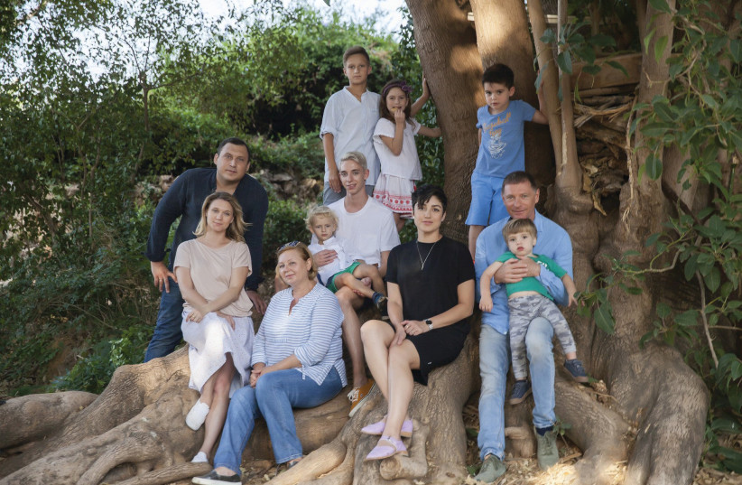 Поездка одной семьи из Сибири в Израиль и владение бизнесом