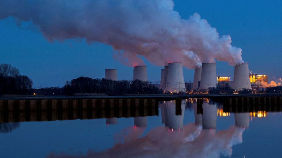 Европейские энергетические компании по-прежнему полагаются на уголь, несмотря на экологические планы
