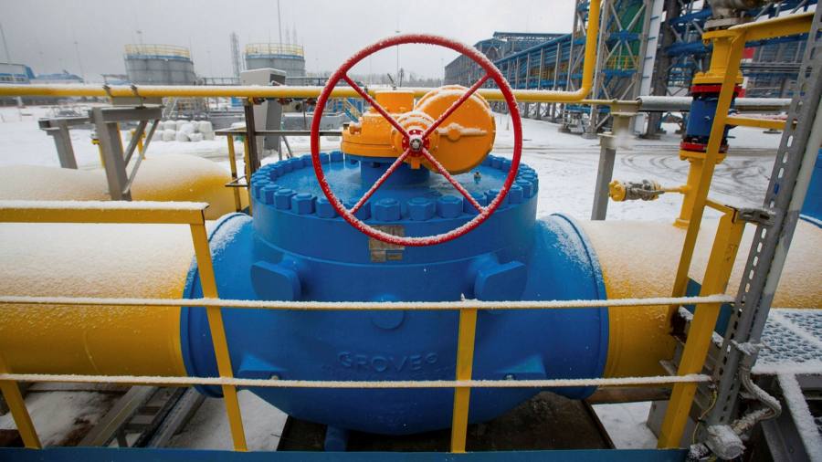 Рынки газа падают, акции восстанавливаются, поскольку инвесторы возражают против интервенции России