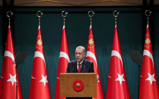 Турецкая внешняя политика наступает на османские памятники