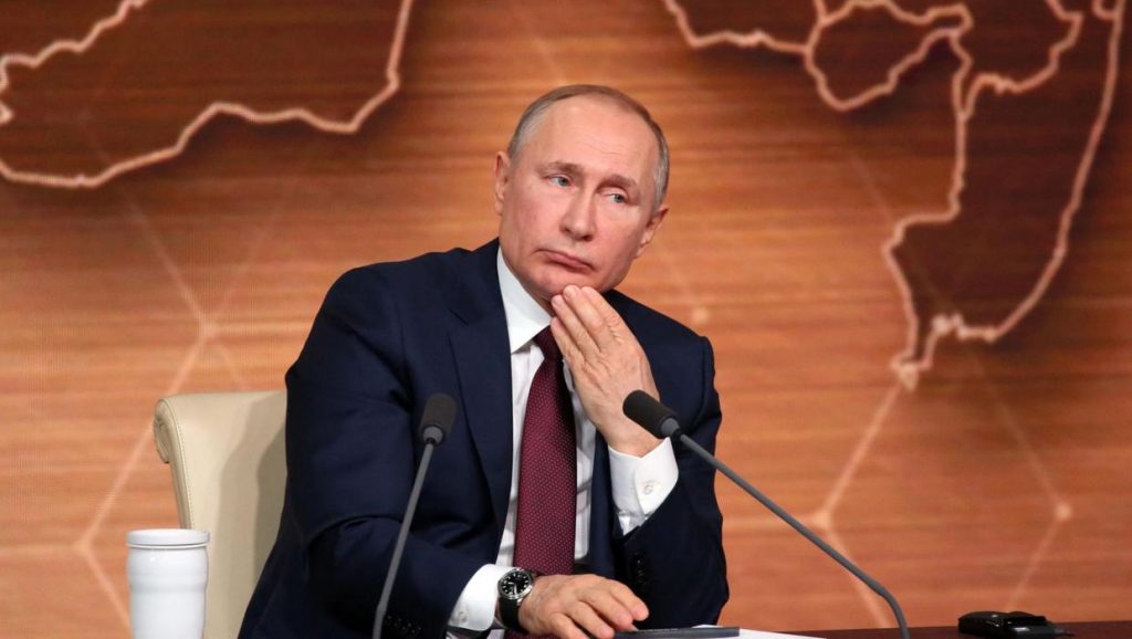 Российский энергетический гигант "Роснефть" предупреждает, что "нефть может достигнуть 120 долларов за баррель"