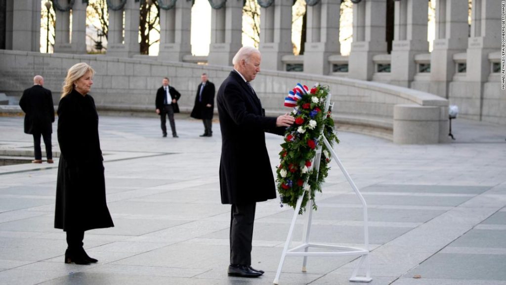 Байден посетил Мемориал Второй мировой войны по случаю 80-летия Перл-Харбора