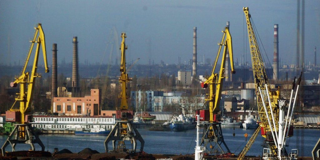 Сотни моряков оказались в ловушке на Украине из-за российского вторжения