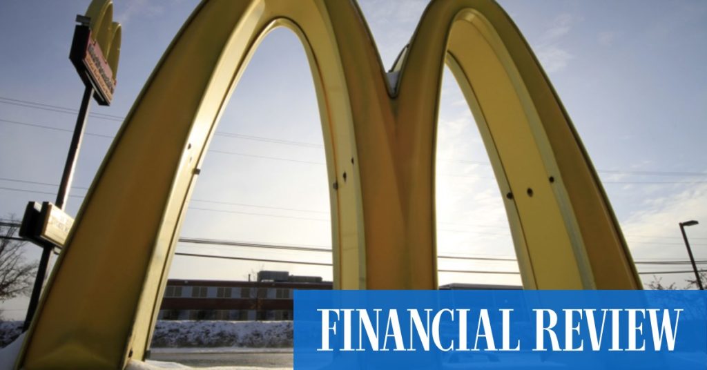 McDonald's продает российский бизнес за границу в большой «носовой челюсти»