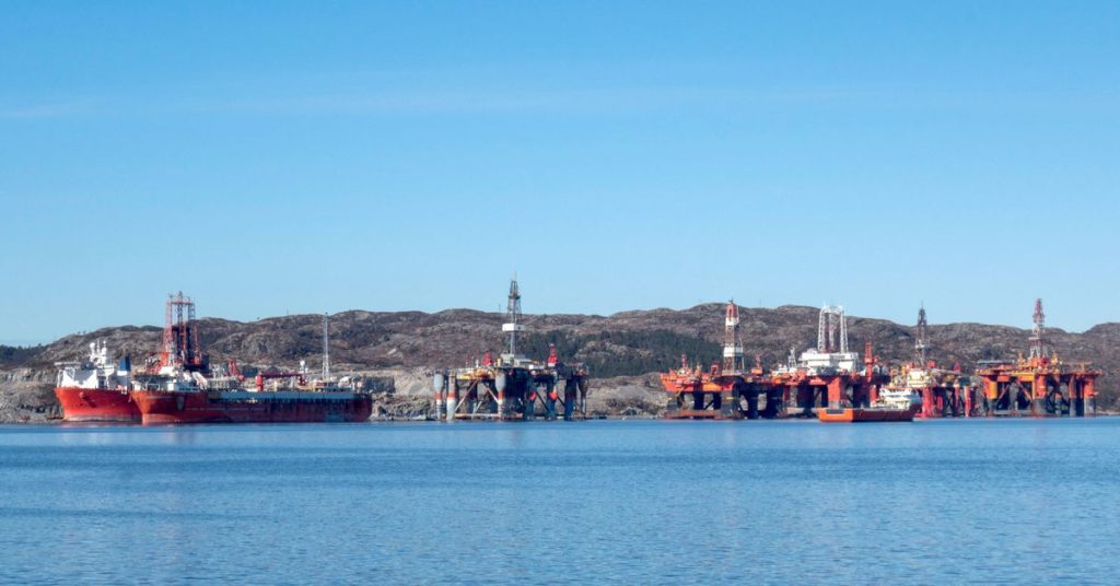 Ставки на морские нефтяные буровые установки растут из-за восстановления после эпидемии, стремясь заменить российскую нефть