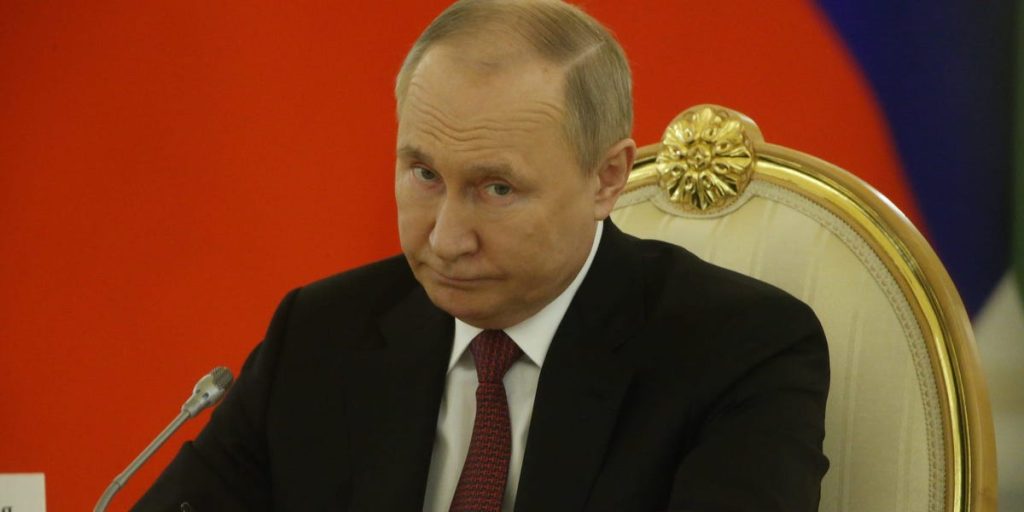 Путин готовился к западным санкциям почти десять лет.
