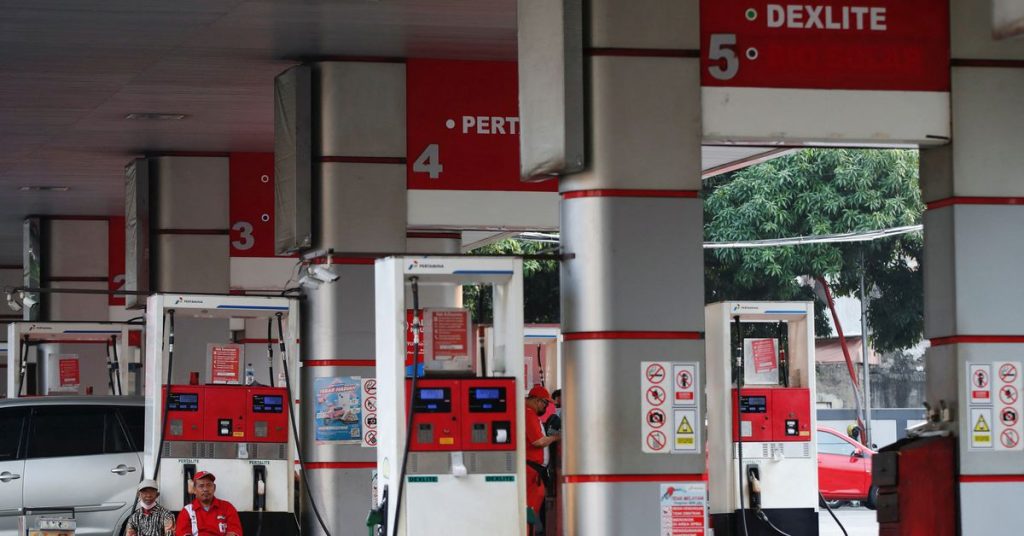 Индонезийская компания Pertamina изучает риски импорта российской нефти