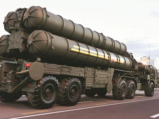 Russian S-400 air defence mobile missile launching systems. All that remains is to decide whether the deal should be signed when PM Narendra Modi meets President Vladimir Putin later this year. Photo: Reuters