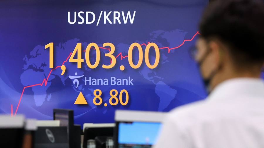 Обновления новостей в прямом эфире: южнокорейские воны впервые после финансового кризиса преодолели отметку 1400 за доллар