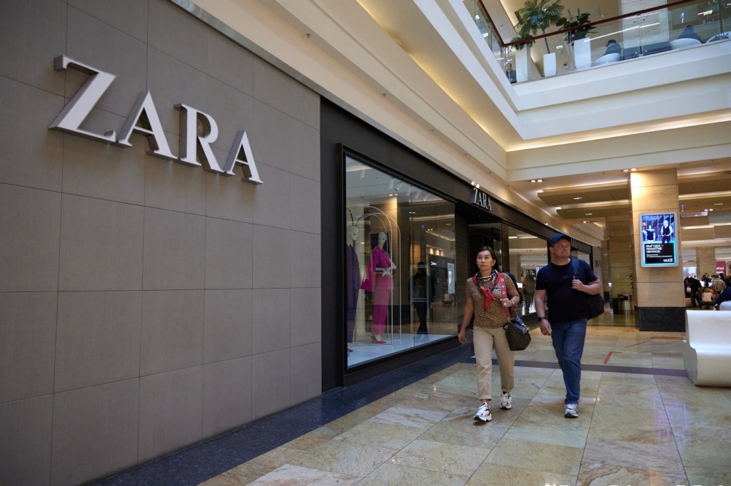 Владелец Zara Inditex передает российский бизнес Daher Group
