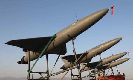 Так называемый самолет-камикадзе во время двухдневных военных учений иранской армии в Иране.
