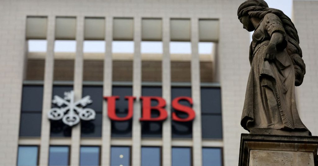 Немецкие чиновники изучают филиалы UBS, связанные с российским олигархом Усмановым